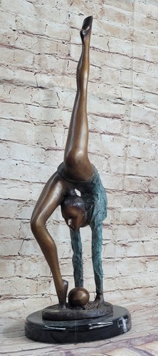 Signed bronze statue - bronze, art