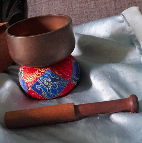 Metal singing bowl - bowl, with