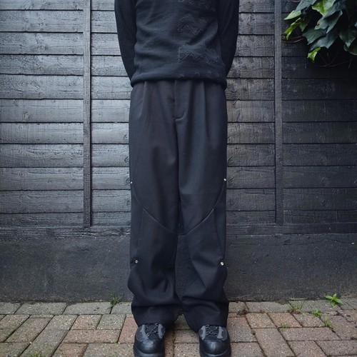 Black riveted technical loose - black,
