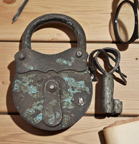 Antique iron large size pad - antique,