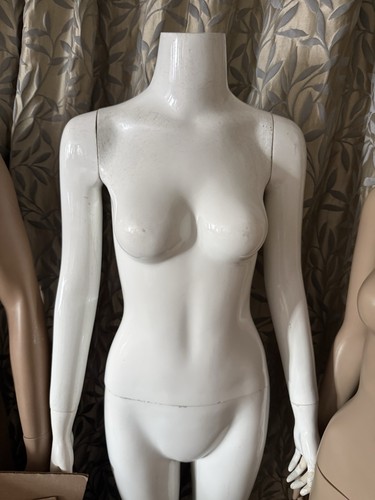 Used female white mannequin - used,