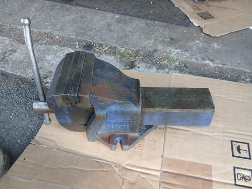 Irwin record vice - 5,