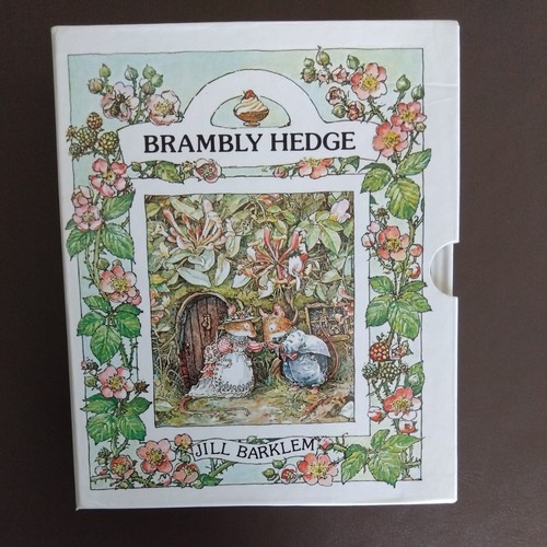 1997 brambly hedge - box,