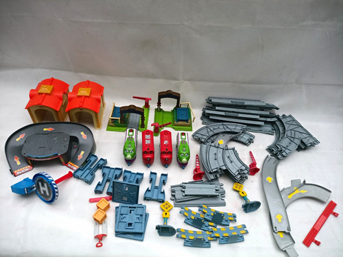 Chuggington train track play - chuggington,