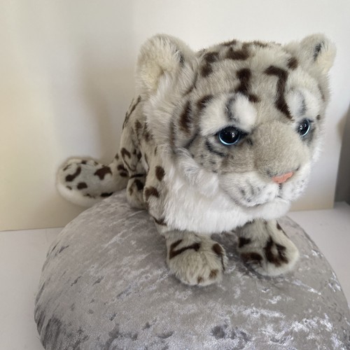 Lucky the snow leopard quality - lucky,