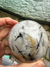 Black tourmaline in Quartz