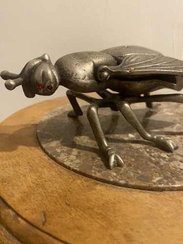 Vintage giagantic fly trinket - giagantic,