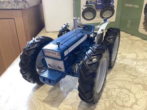 Universal hobbies county - universal, 1:16
