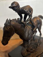 Bronze Of Lester Piggott - Champion Finish