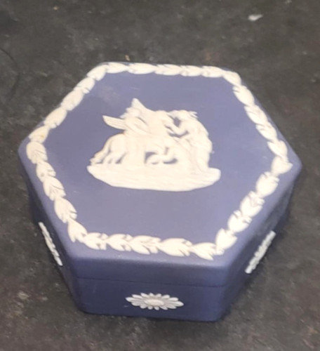 Wedgwood deep blue - wedgwood,