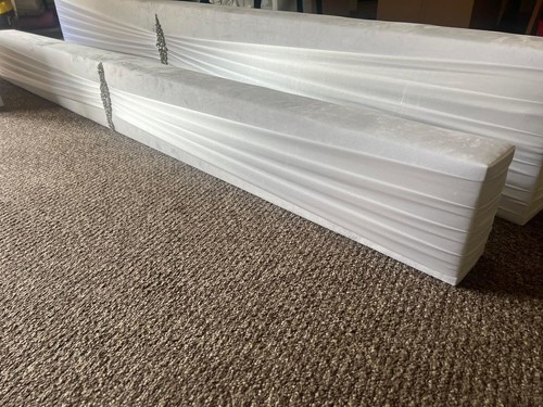 Plush white velour window - white,