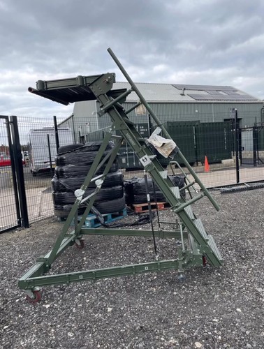 Tornado cockpit access - access, ladder