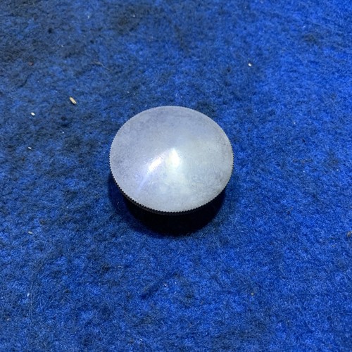Norton seat securing knob - securing,