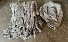 UGG Grey Cable Knit Hat & Scarf Set Excellent Condition, Hardly Worn