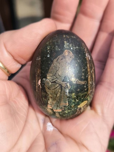 Rare tin egg candy - egg,