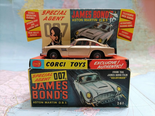 Aston martin james bond - d.b.5.,