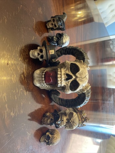 Skull ornament
