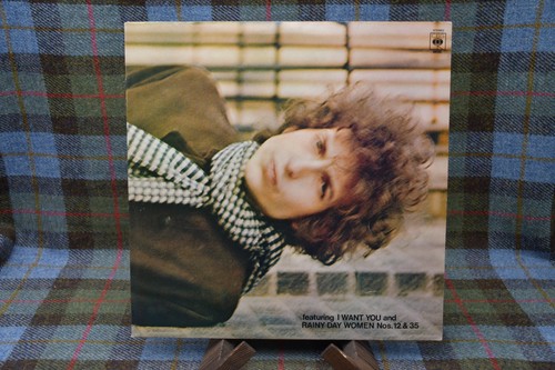Blonde bob - blonde, dylan