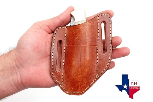 Brown leather engraved pancake - brown,