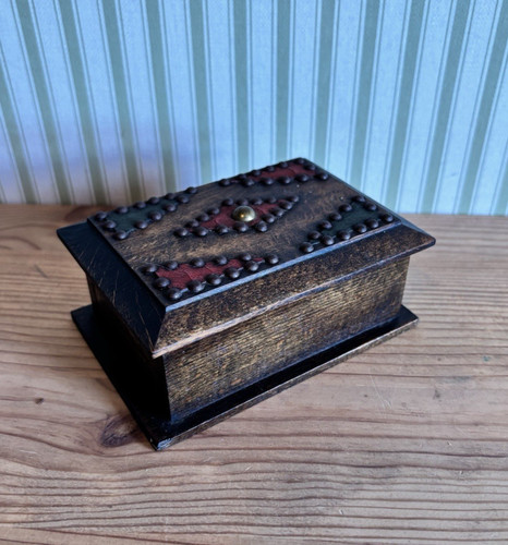 Vintage wooden trinket - vintage,