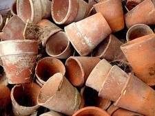 Photo 12x8 Old terracotta pots