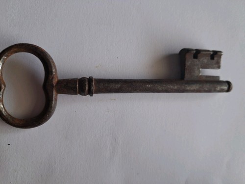 Large french key - large, chateau