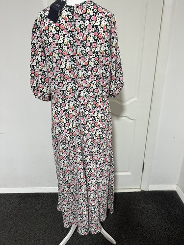 Holly willoughby floral - m&s,