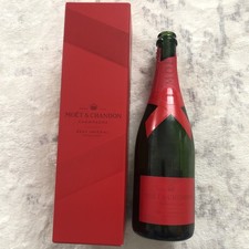 Moet chandon champagne - chandon,