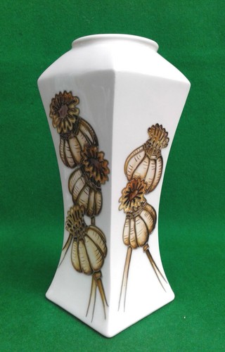 Moorcroft vase flowers - 6.5",