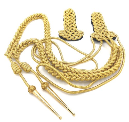 Aiguillette with shoulder - with,