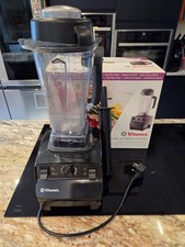 Vitamix VM0109 Mixer plus 2 litre container, spill-proof lid, plug, tamper, box
