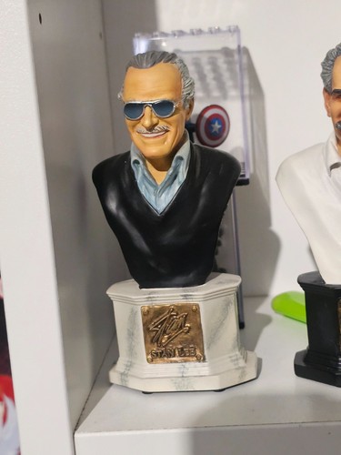 Stan lee tribute mini bust - tribute,