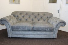 WADE HENRY CHESTERFIELD STYLE MEDIUM 3 SEATER FABRIC SOFA IN GREY FABRIC 