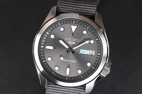 Seiko sports srpe61j1 - 5,