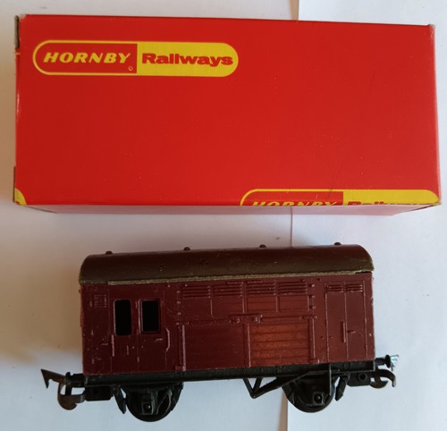 Hornby r123 horse box - hornby,
