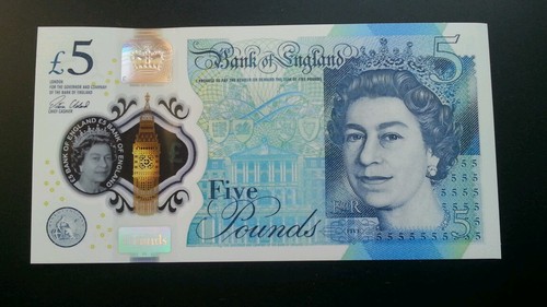 Aa19 5 pound note - 5,