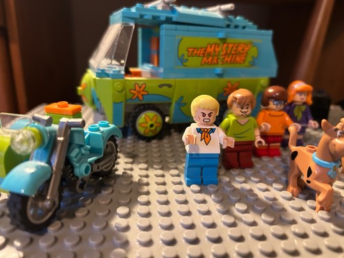 Lego scooby doo - scooby, minifigures