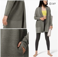 Lululemon Gray Sit In Lotus Wrap 100% Merino Wool Cardigan Sweater Sz 8 Pockets