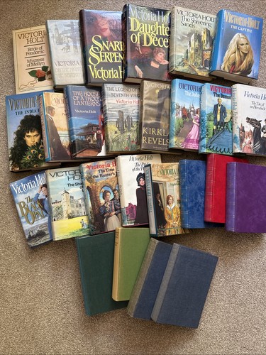 Vintage victoria holt - holt, gothic