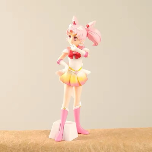 Sailor moon figure - moon,