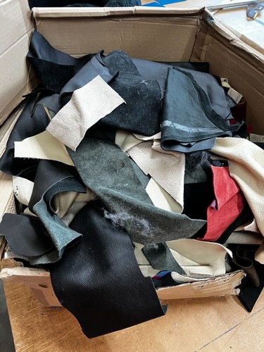 Leather scraps 1kg - 1kg, random