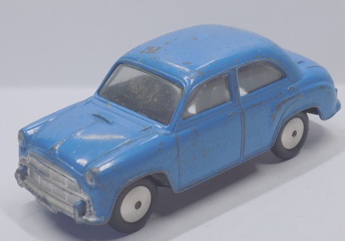 Corgi toys 202 morris - toys,