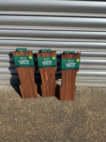 Brown wood expanding - ,