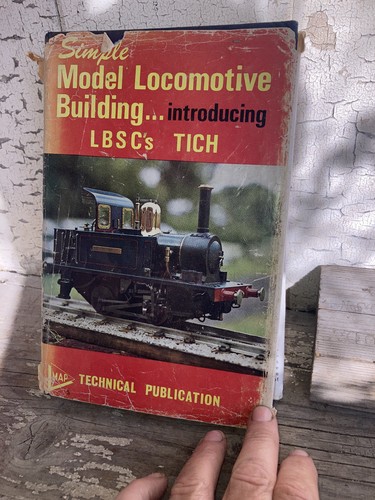 Simple model locomotive - model,