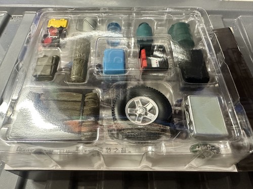 Scale 18 garage diorama - 1:18, 1/18