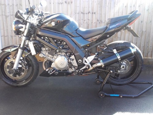 Suzuki sv1000 black round road - suzuki,