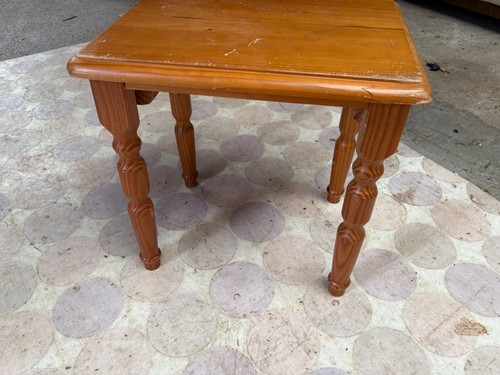 Solid pine side - side, table