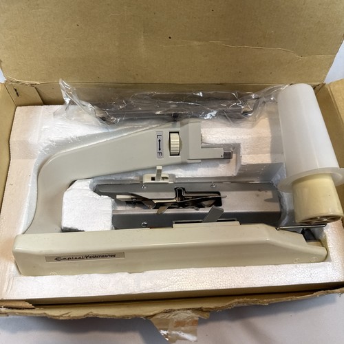 Knitmaster knitting machine - knitting,