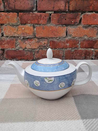 Large royal doulton - royal, fine