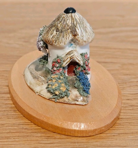 Unusual tiny ceramic model - tiny,